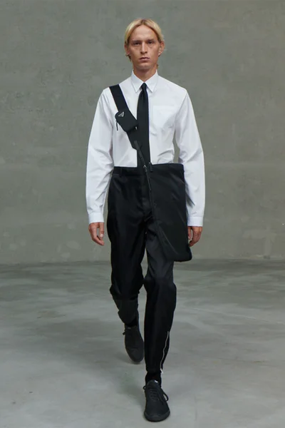 Look 18